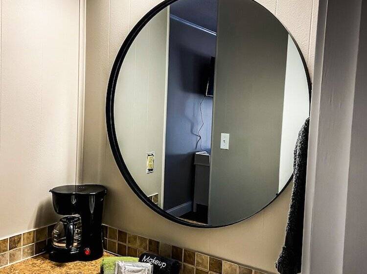 모텔 Reel Inn And Lodge