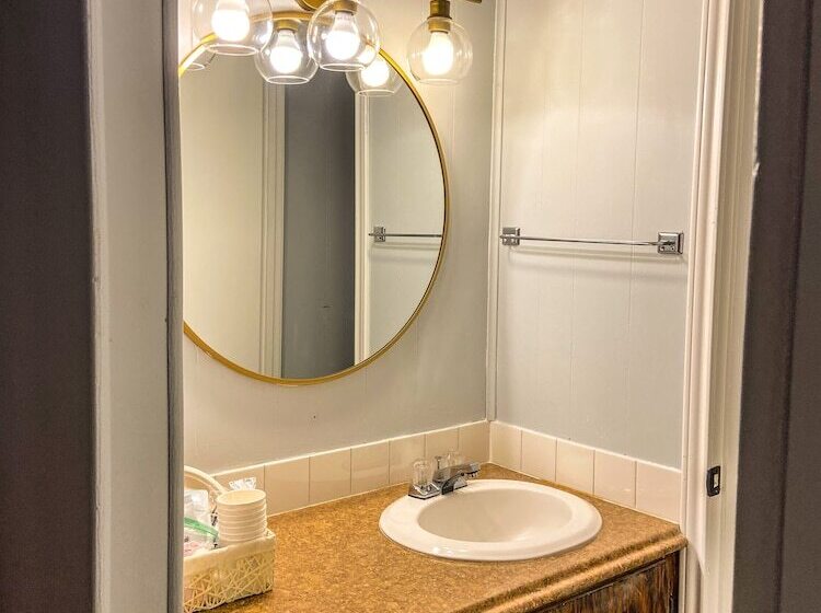 모텔 Reel Inn And Lodge