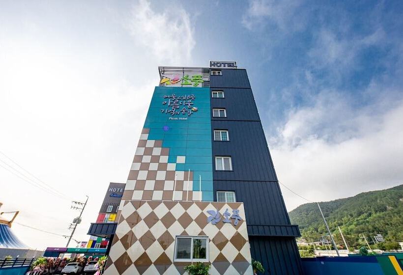 モーテル Sacheon Hotel Picnic