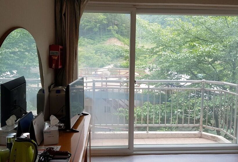 فندق على الطريق Yangyang Galcheon Family Resort