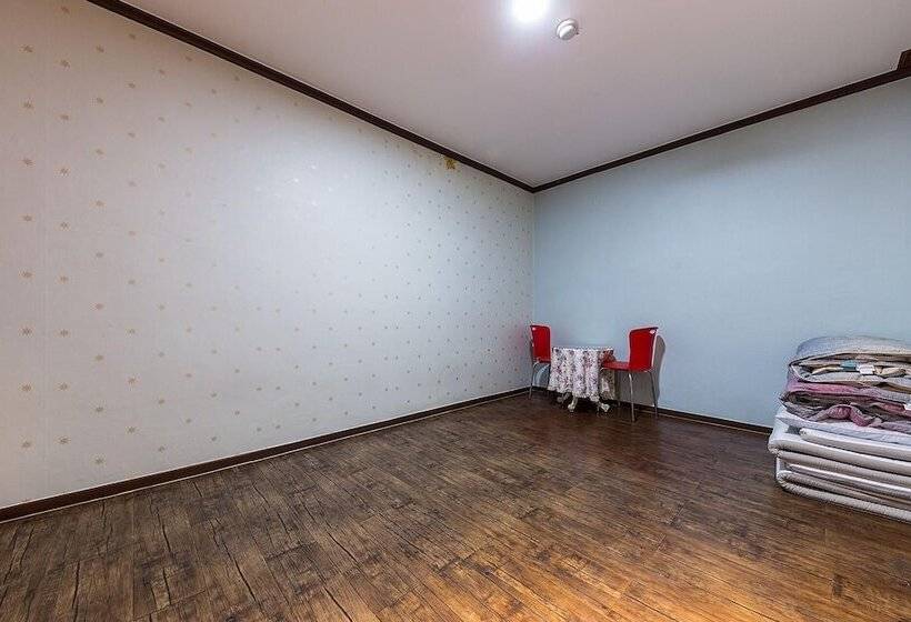 Мотель Yesan Shinwon Parktel
