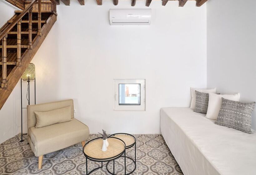 اقامتگاه Psathi Beach House