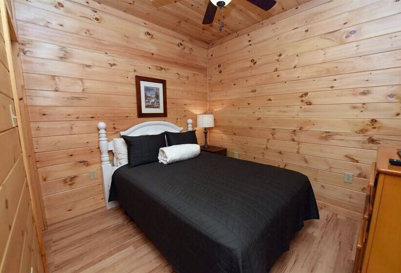 Whispering Creek Lodge   Blue Ridge