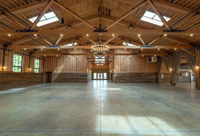 민박 Abbey Road Farm