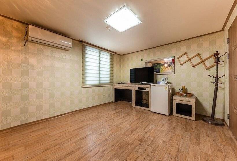 Cheongju Taerim Motel