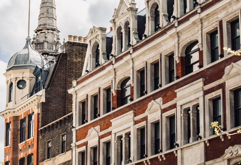 هتل Chateau Denmark London