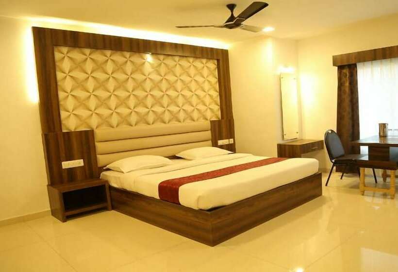 I Roomz Hotel Shivananda