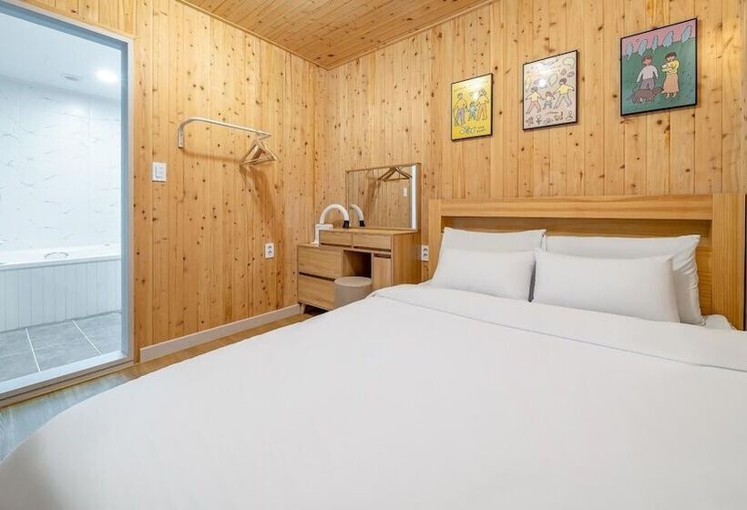 פנסיון Gapyeong Ddobagi Pet & Spa Glamping