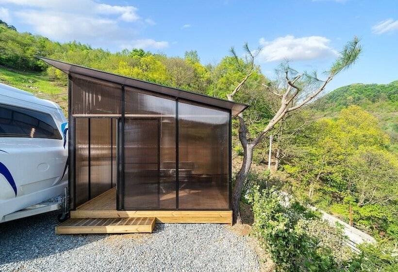 פנסיון Gapyeong Ddobagi Pet & Spa Glamping