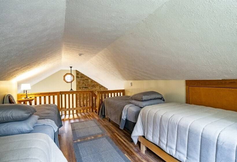 Sam`s Cabin