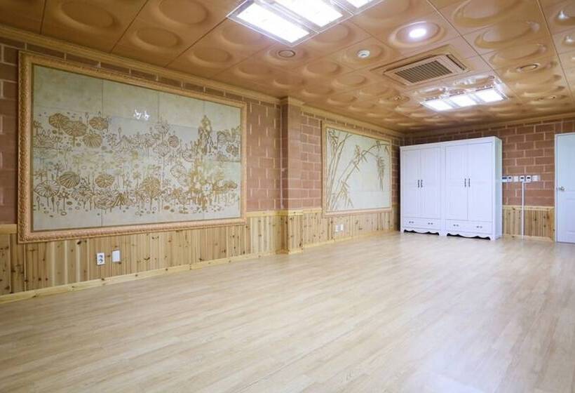 Seongju Gaya Hwangto Pension