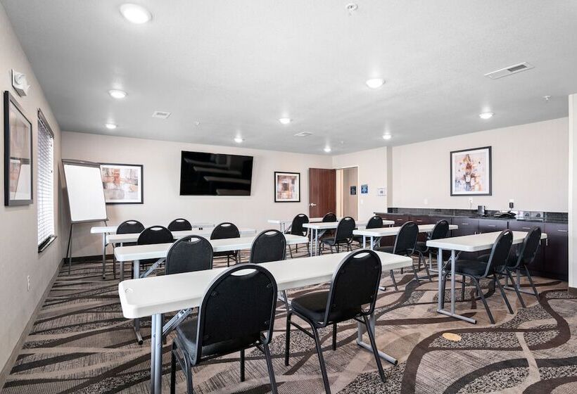 Отель Cobblestone Inn & Suites  Yuma