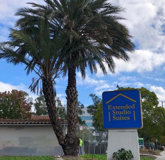 فندق Super 8 By Wyndham San Jose Airport