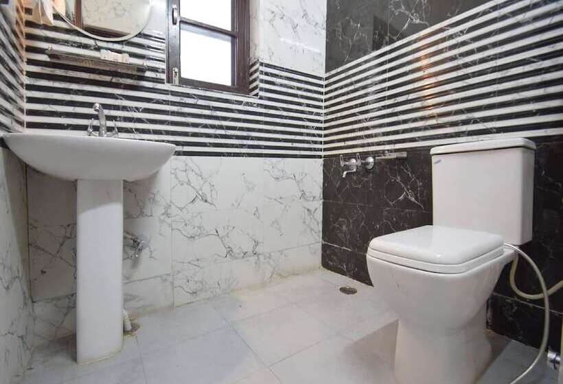 فندق Goroomgo Aplin Retreat Manali