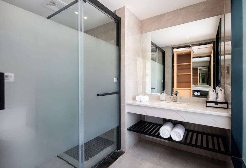 فندق Ramada By Wyndham Guangyuan Zengjiashan Resort