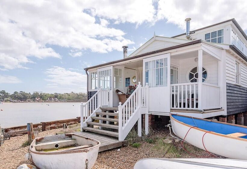 בית מלון כפרי The Boathouse, Felixstowe Ferry