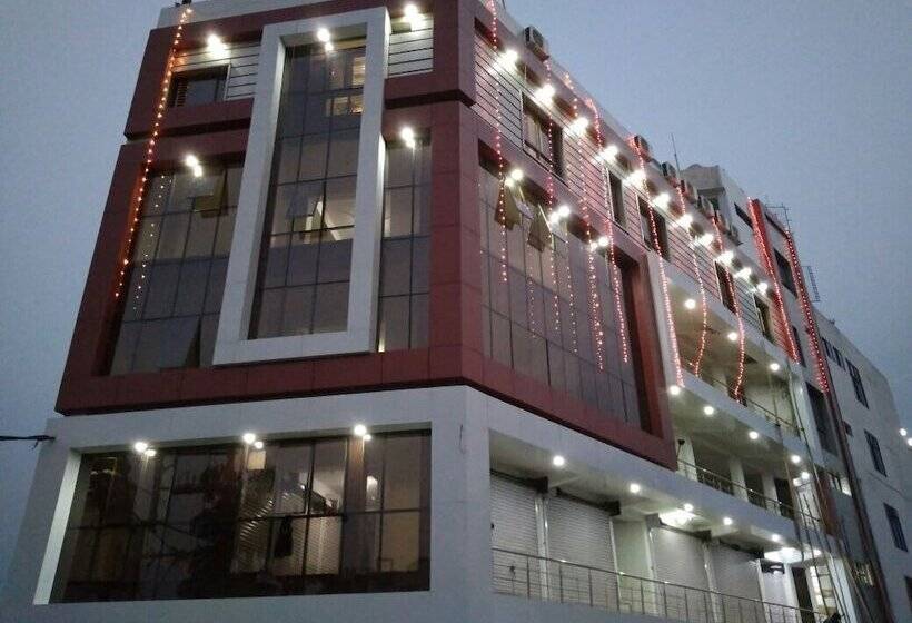 호텔 Vinayak Palace Hoshangabad
