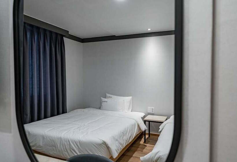 مُتل Namhae Manhattan