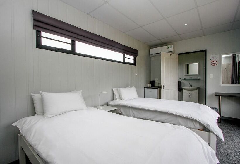 汽车旅馆  Sleepover Moria