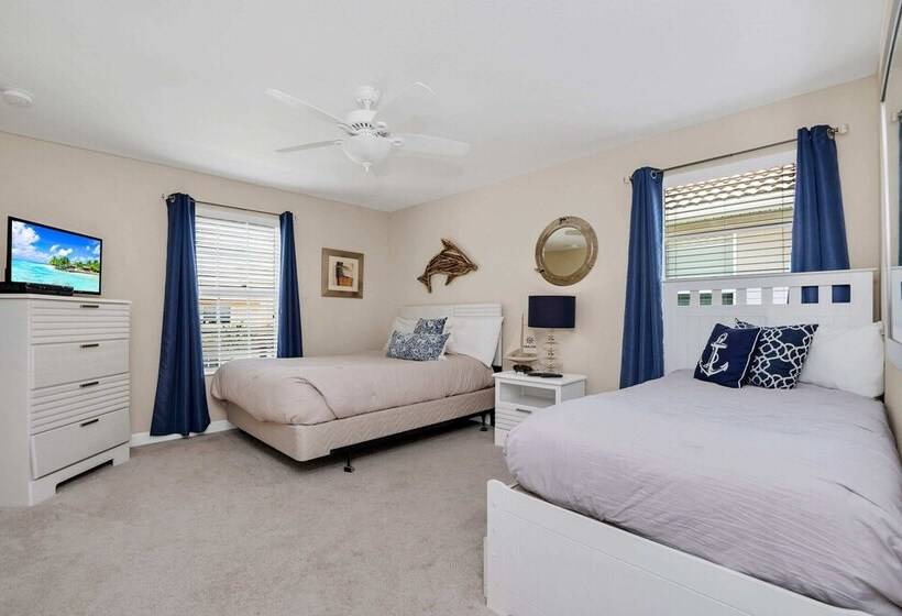 Paradise Palms 2908