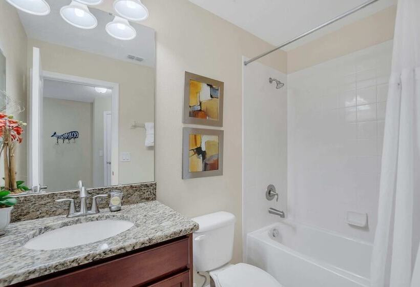 Paradise Palms 2908