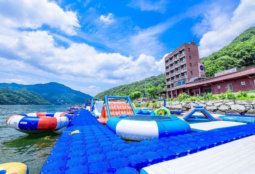 פנסיון Gapyeong Cheongchun Glamping & Caravan
