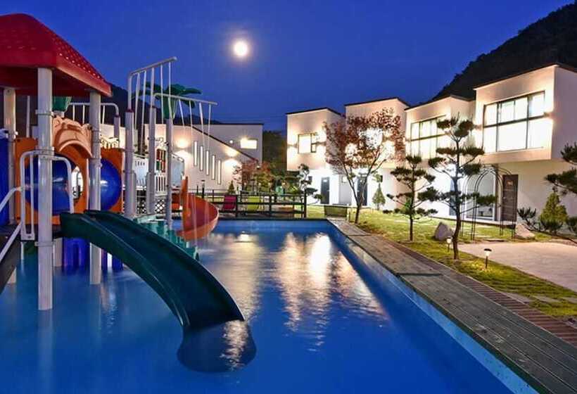 פנסיון Muju The Haru Pool Villa