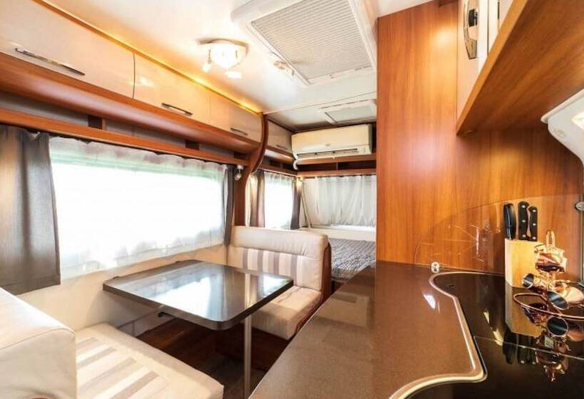 Pohang Uhil Camping Park Pension