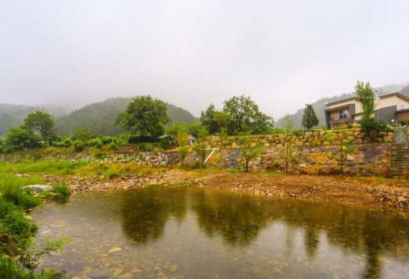Yangyang Goyohan Kkottteul Pension