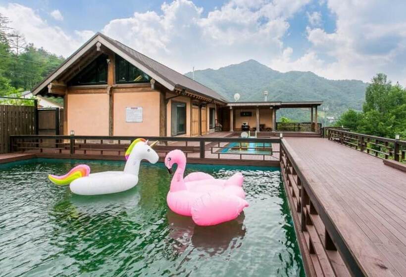 Youngwol Dudeokgol Hyu Pension