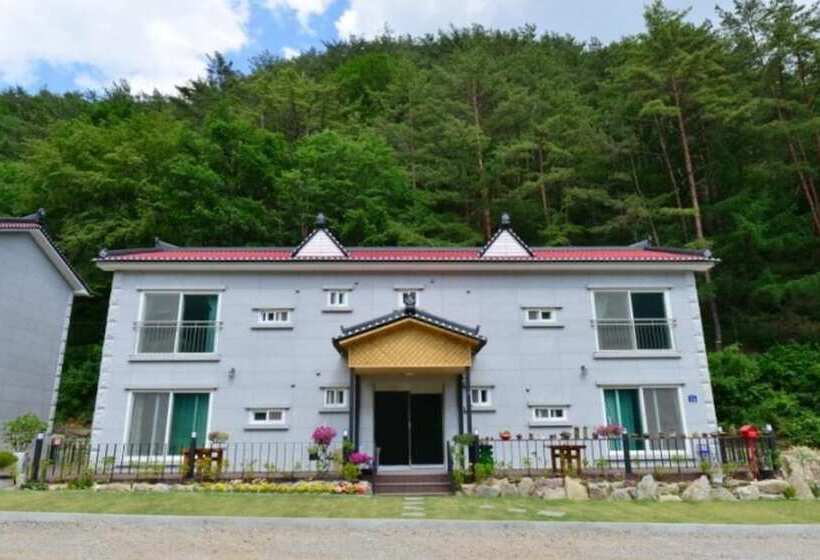 Jeongseon Ttobagi Condo Pension