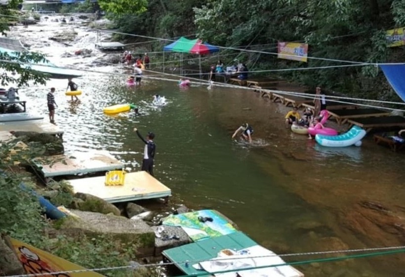 Muju Seolguk Pension