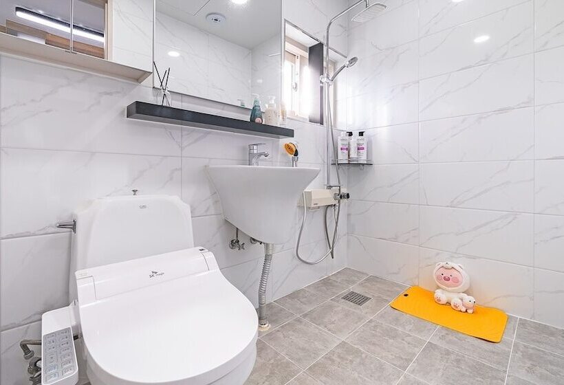 Namhae Dangdangi Dog Pension Blue