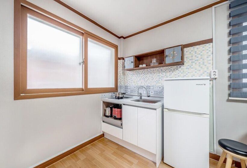 Namhae Dalddenuenbada Pension