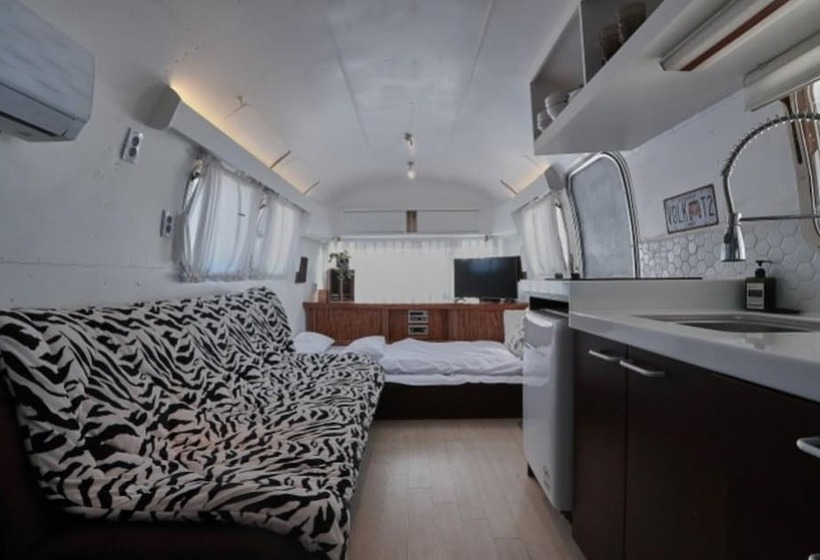 פנסיון Out Of Park