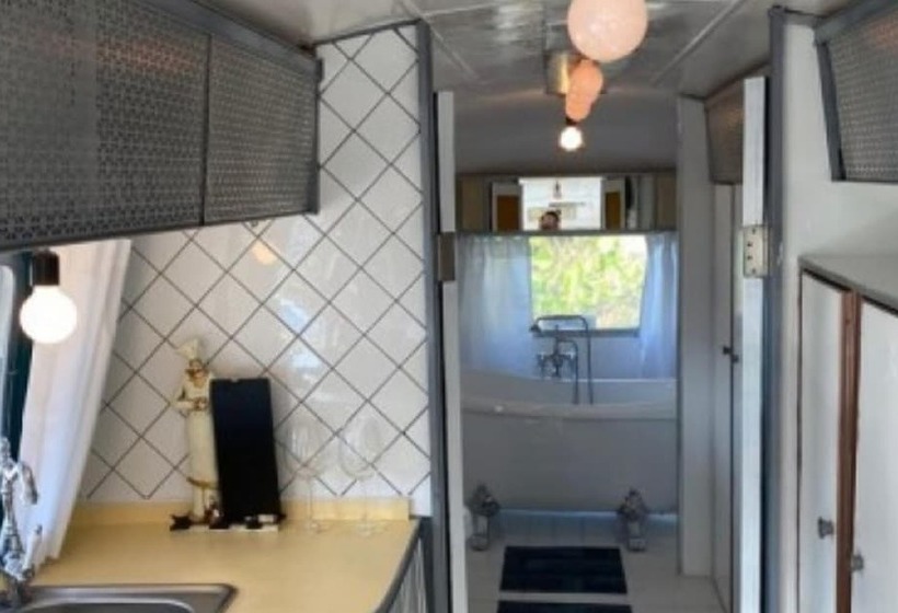 פנסיון Out Of Park