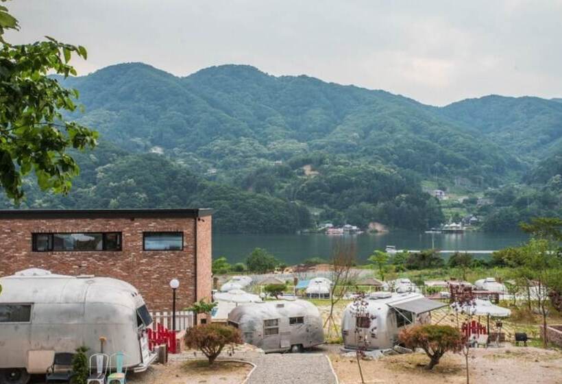 פנסיון Out Of Park