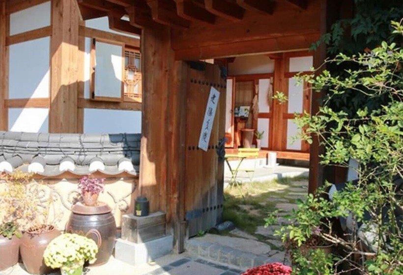 بنسيون Jeonju Constellation Hanok Stay