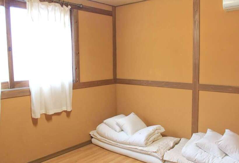 بنسيون Jeonju Haengjin Hanok Stay