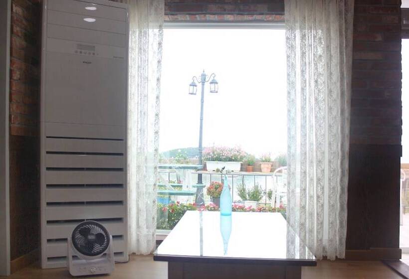 بنسيون Namhae Guest House Mi