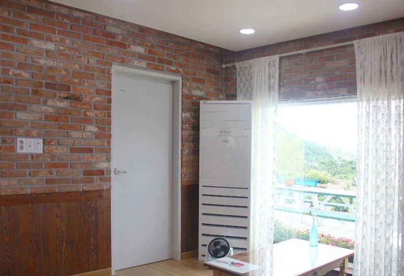 بنسيون Namhae Guest House Mi
