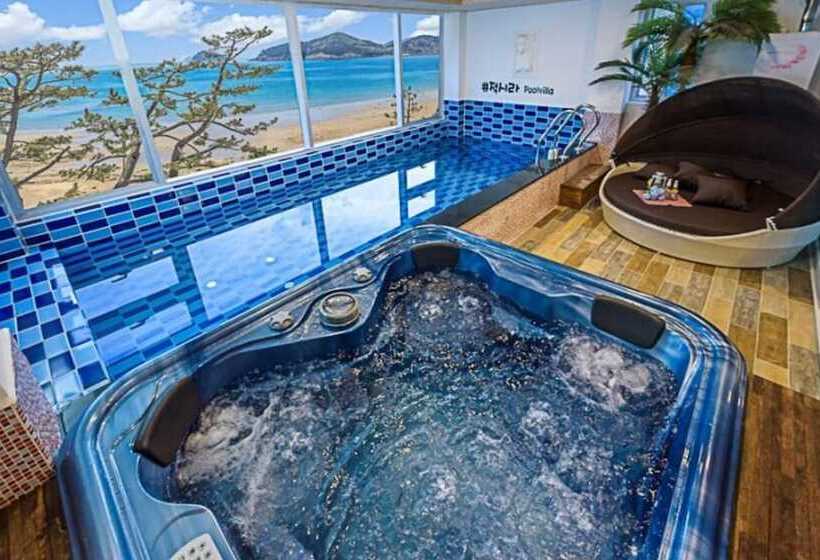 פנסיון Nanhae Jeogsila Pool Villa