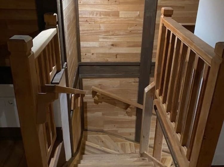 住所  Cedar 1 Bed House With Stunning Views