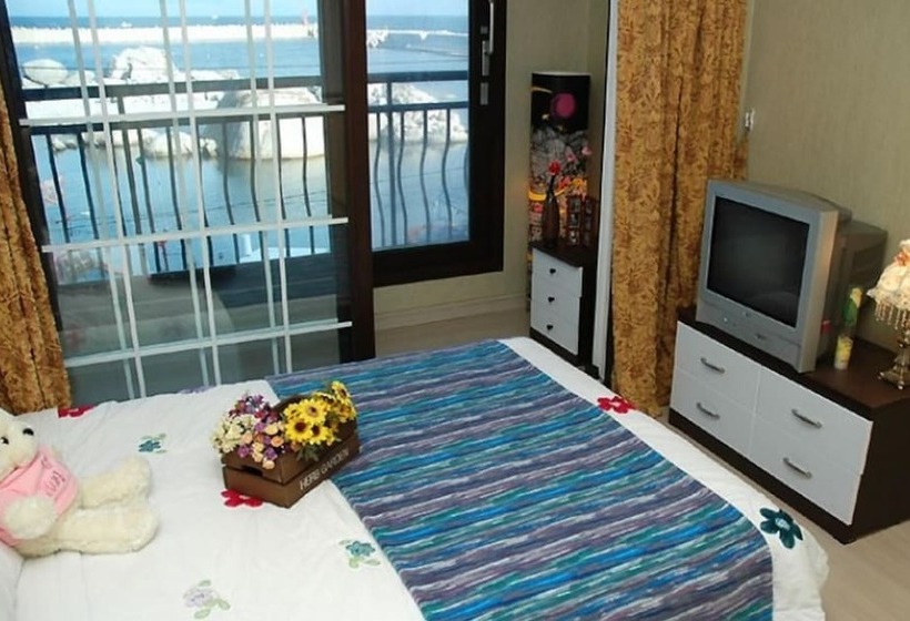 Yangyang Sea Garden Pension