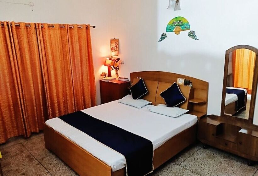 Bed and Breakfast Ubex Home Dehradun