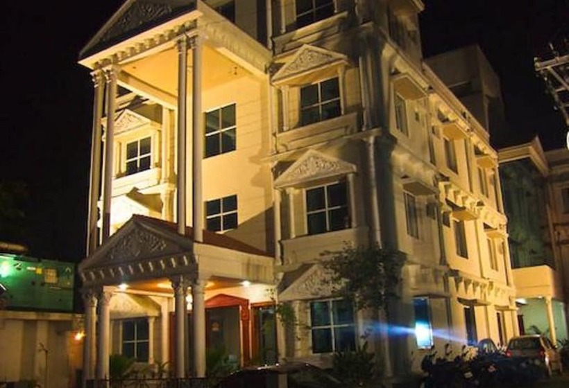 בית מלון כפרי Kumaran Residency