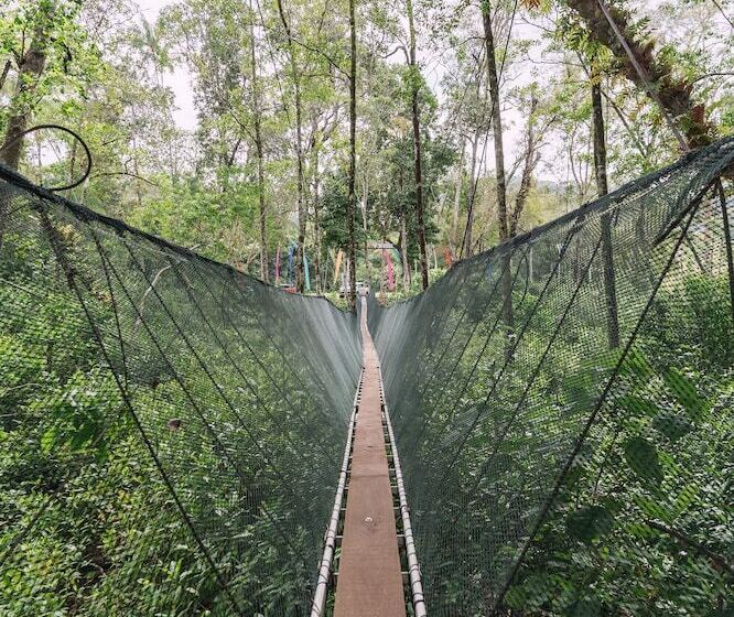 فندق Roxy Telok Serabang