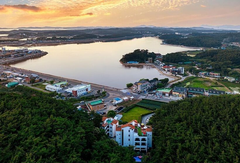 Мотель Taean Anmyeondo La Mer 19