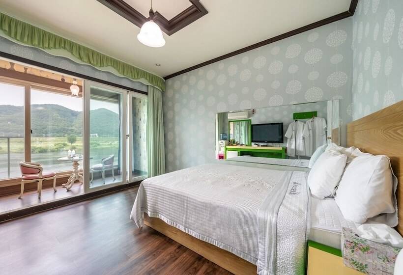 מוטל Cheongpyeong Carib