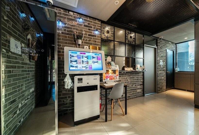 汽车旅馆  Goseong Hotel Patio